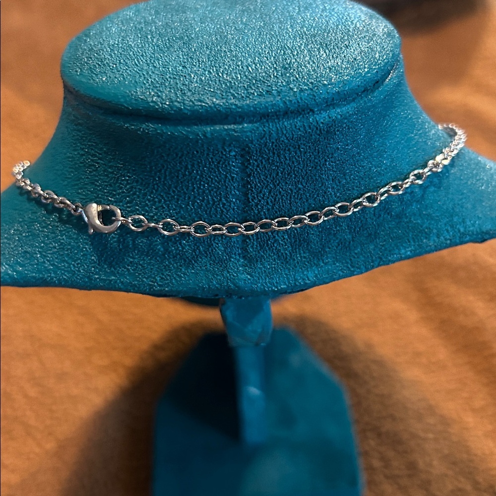 Elegant Silver and Black Chain Choker - Picture 11 of 12